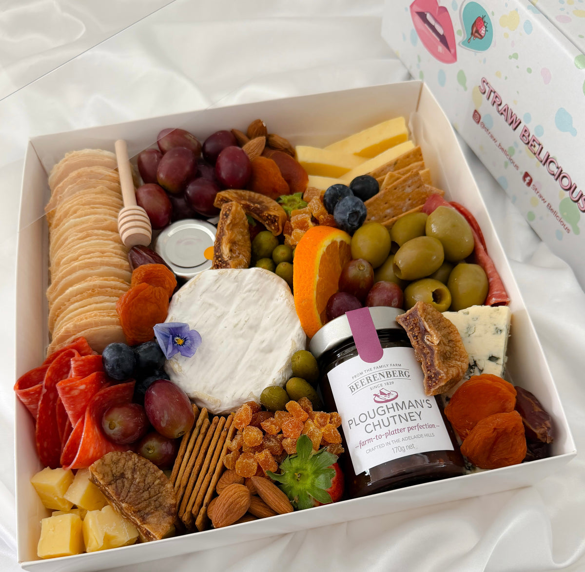 The Artisan Savoury And Cheese Grazing Box